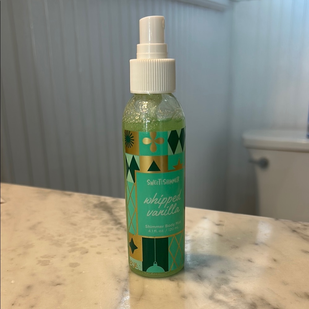 Sweet & Shimmer Whipped Vanilla Shimmer Body Mist
